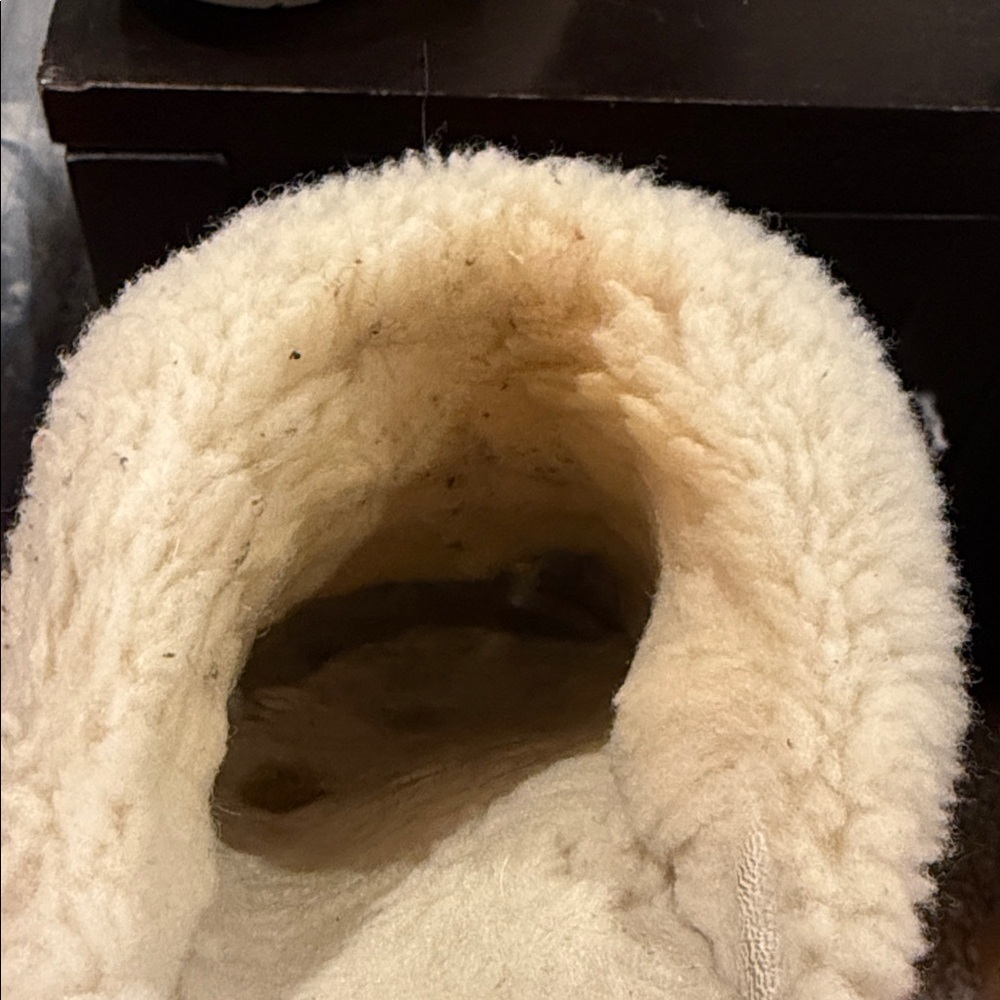 Ugg Cozy Gray and Cream Slippers hard bottom sz 8 1/2 wool shoes sweater - Picture 5 of 8